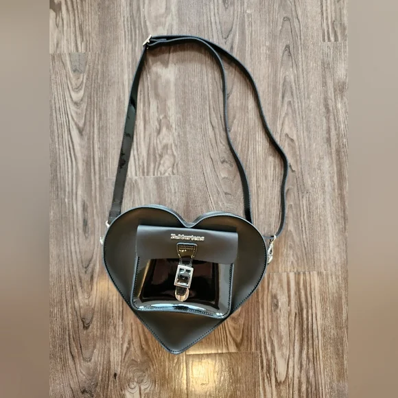 SOLD NWOT Doc Marten's Kiev Leather Heart Bag - Picture 2 of 16
